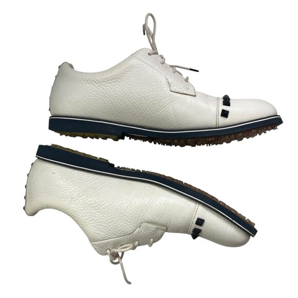 Welcome to my closet. - Picture 3 of 10